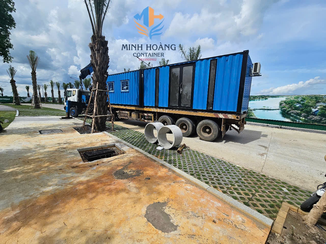 Container văn phòng 2 tầng 2x20 feet xanh dương viền đen có toilet